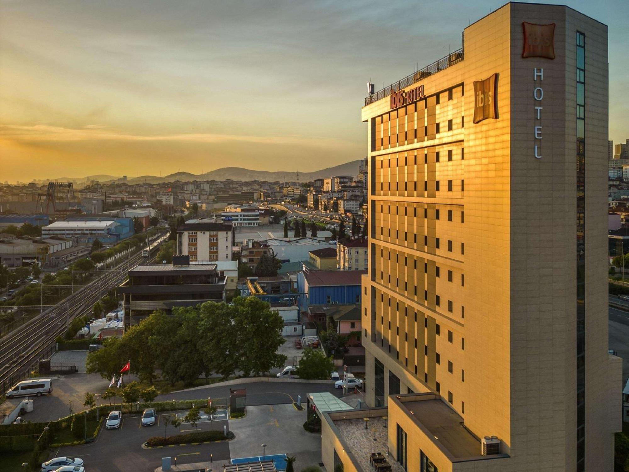 Ibis Istanbul Tuzla Hotel Cayirova Bagian luar foto